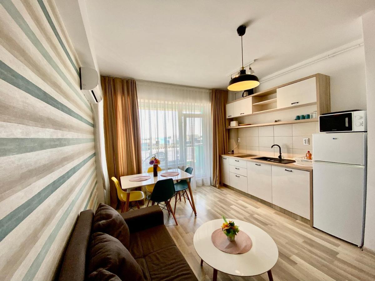 Valy Apartments Summerland Mamaia Esterno foto
