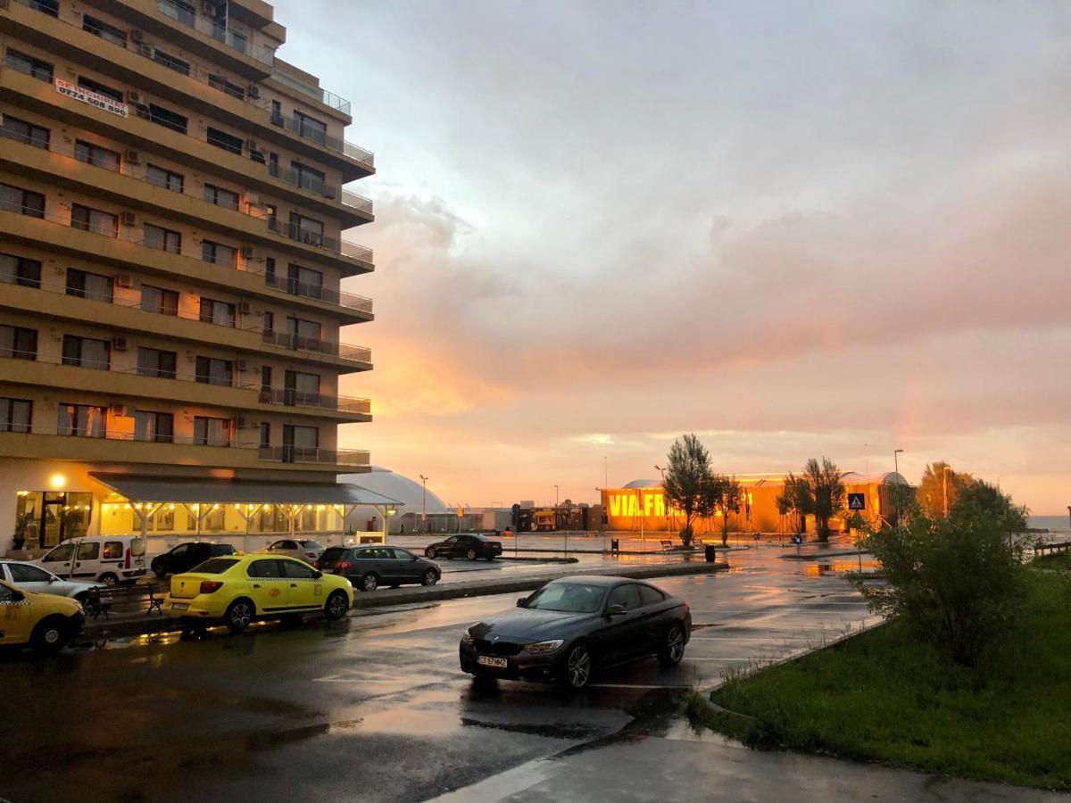 Valy Apartments Summerland Mamaia Esterno foto
