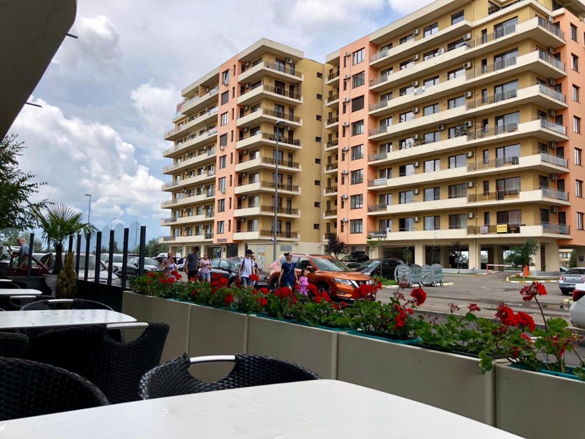 Valy Apartments Summerland Mamaia Esterno foto