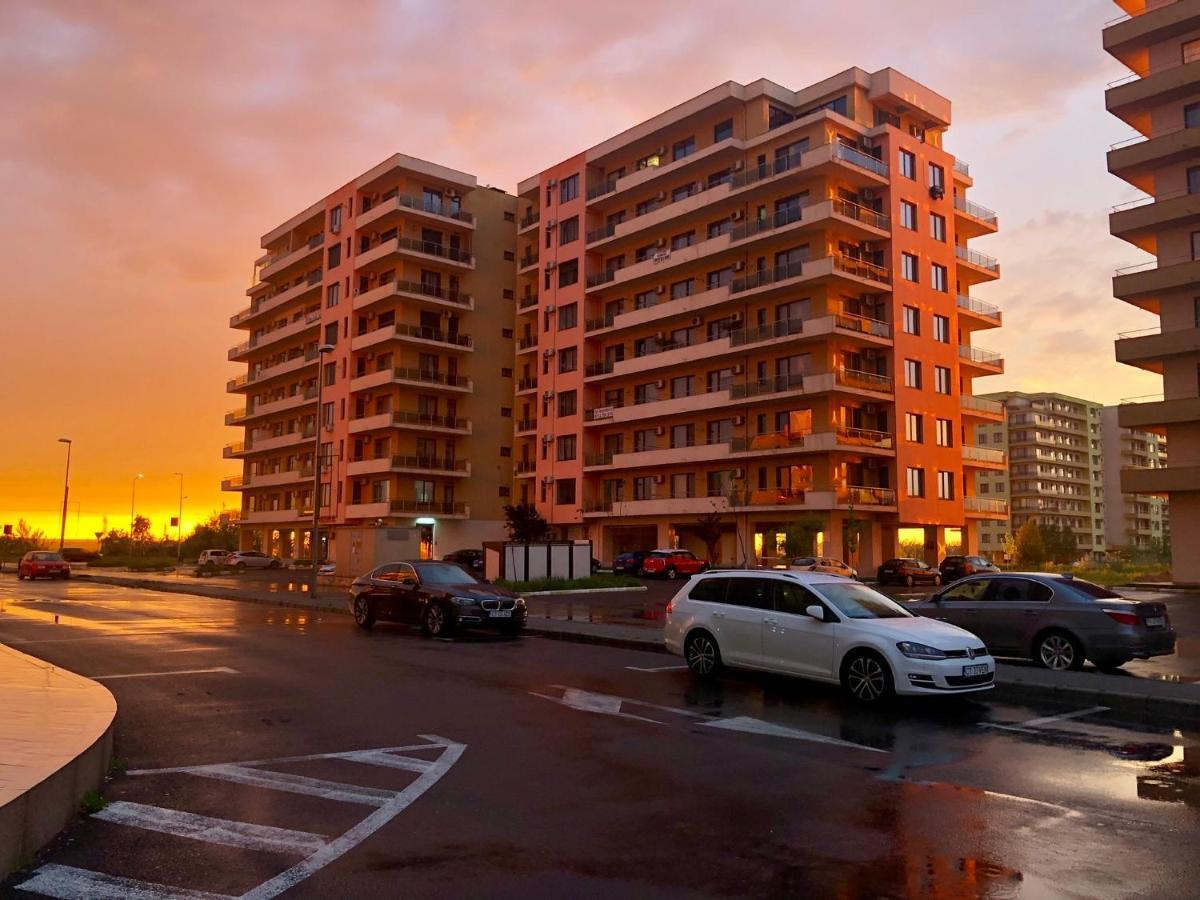 Valy Apartments Summerland Mamaia Esterno foto