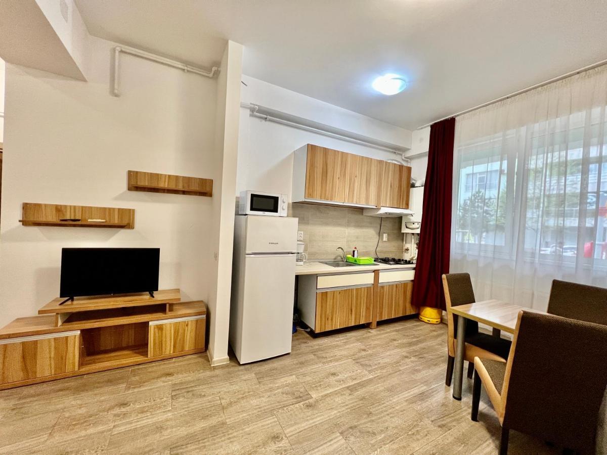 Valy Apartments Summerland Mamaia Esterno foto